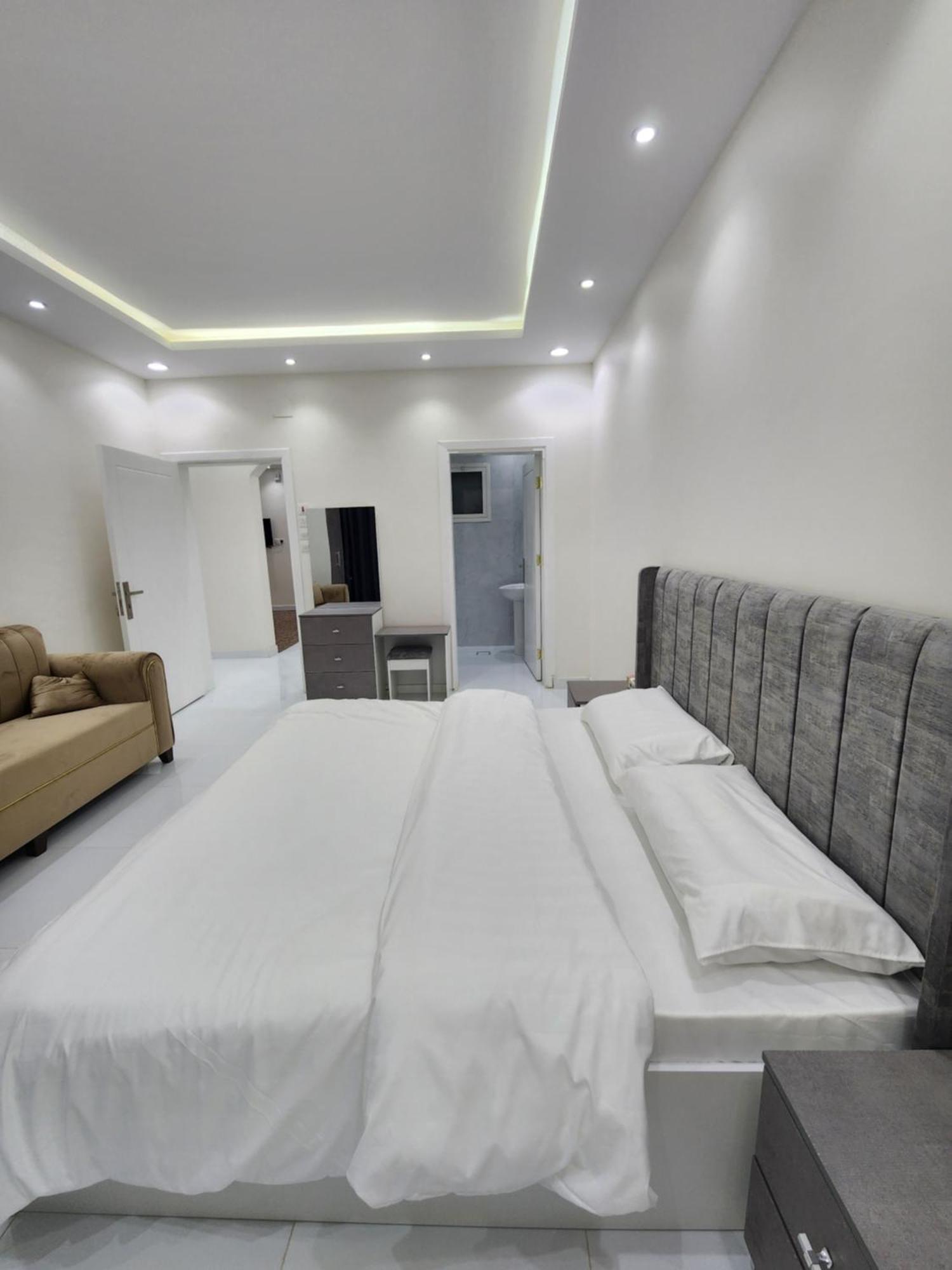 Yaqoot Al Madina Suites Al Awali Exteriér fotografie