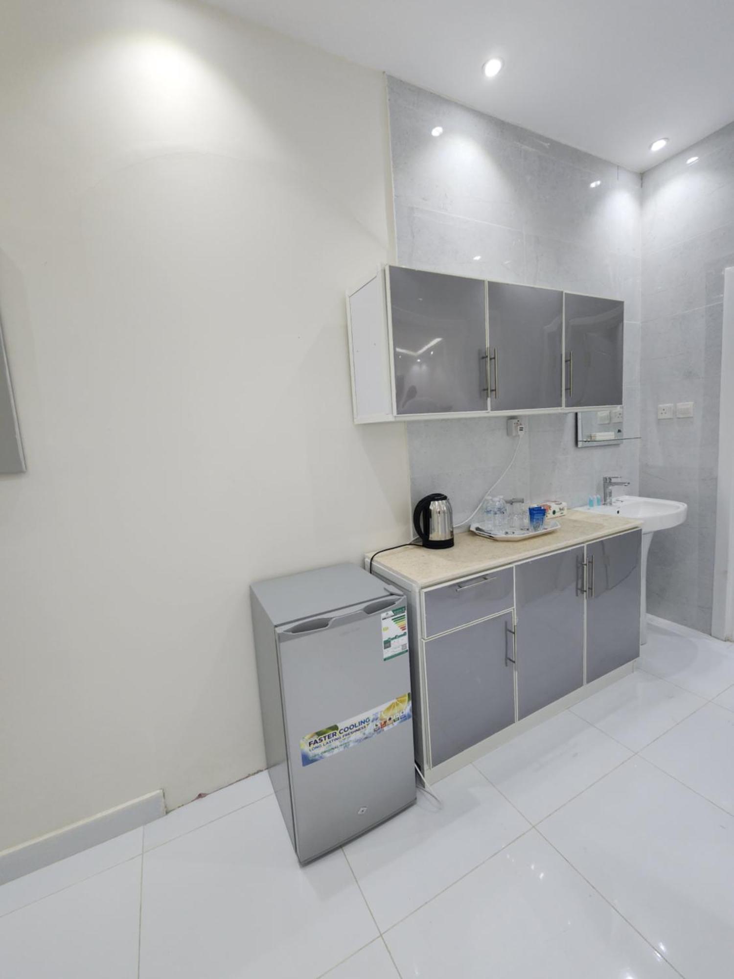 Yaqoot Al Madina Suites Al Awali Exteriér fotografie